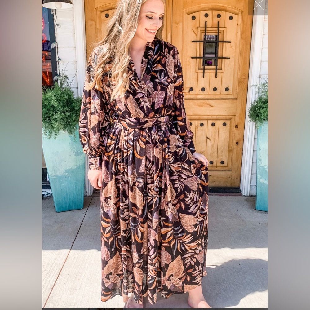 Black Botanical Print V-Neck Long Sleeve Dress with Tie Back Detail